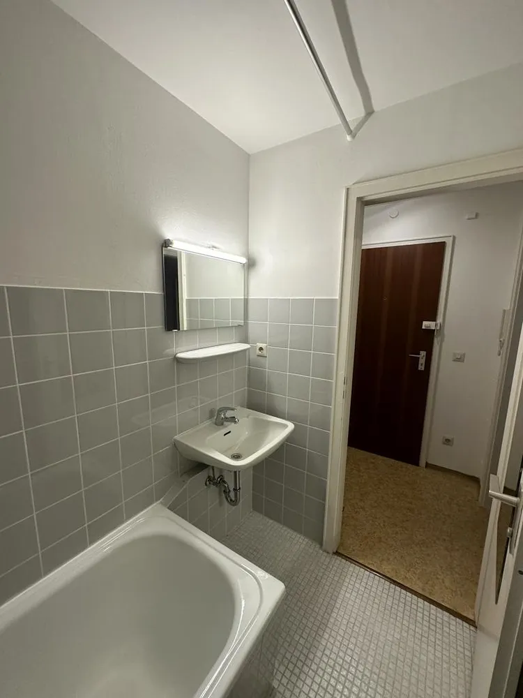 1 room apartment with 32 m² in Munich – Photo 1