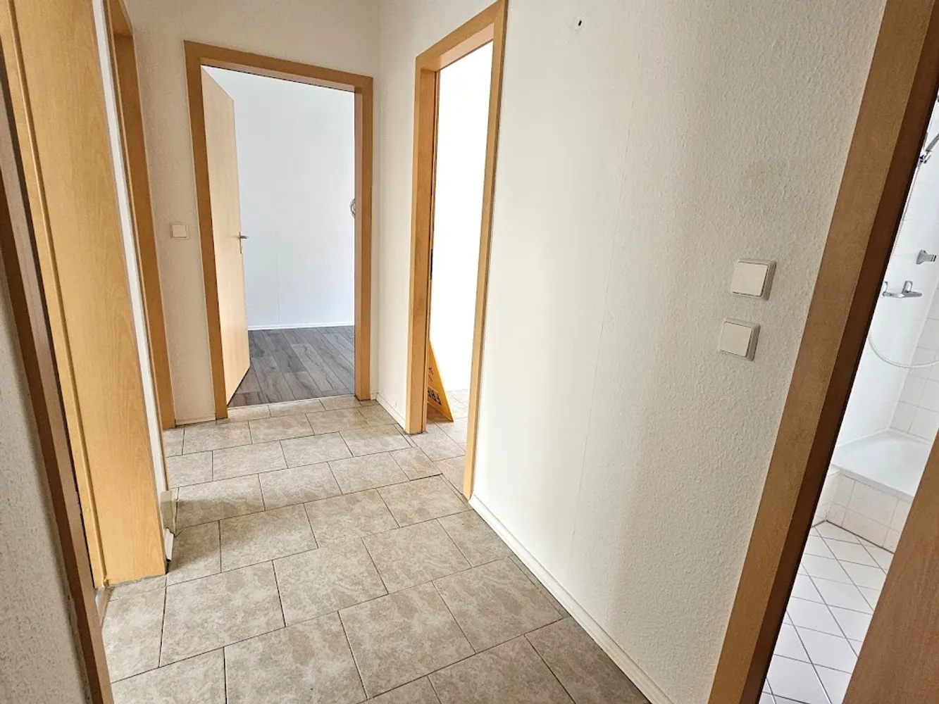 3 Zimmer Wohnung mit 61 m² in Halle (Saale) – Bild 2