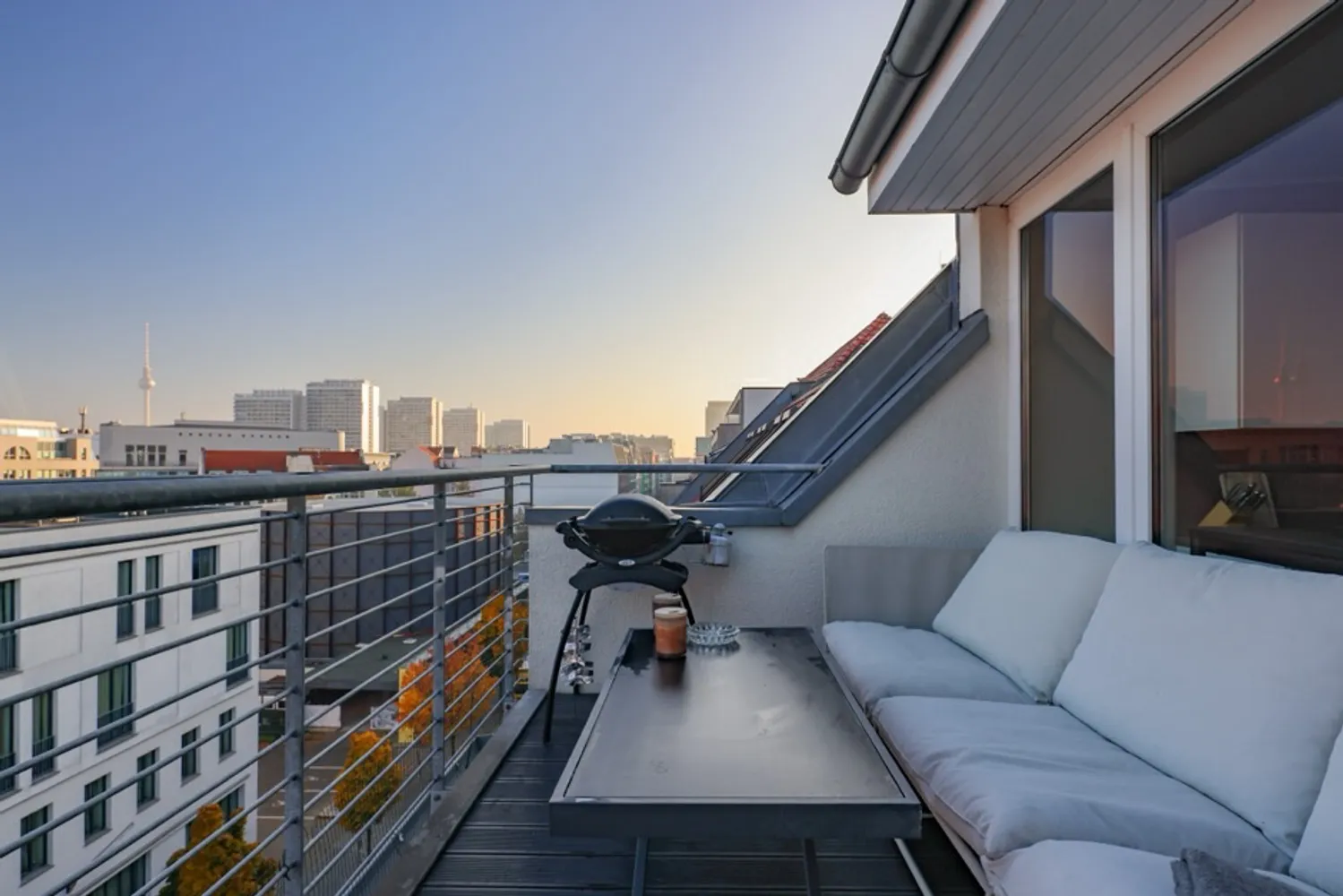 2 room apartment with 64 m² in Berlin – Photo 2