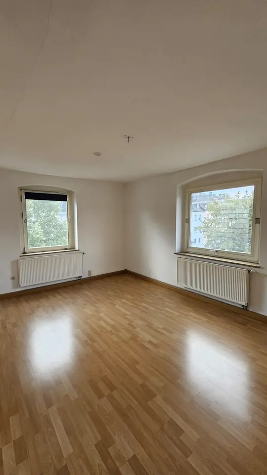 4 Zimmer Wohnung mit 107 m² in Hof – Bild 2