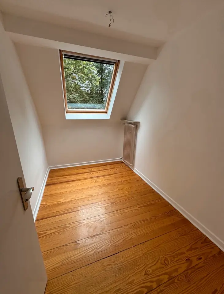 4 Zimmer Wohnung mit 120 m² in Duisburg – Bild 2