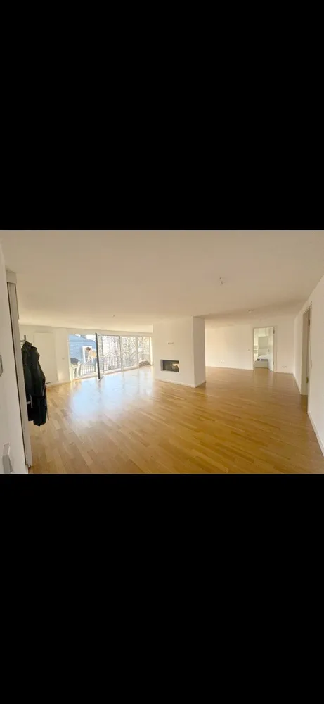 5 Zimmer Wohnung mit 165 m² in Frankfurt am Main – Bild 1