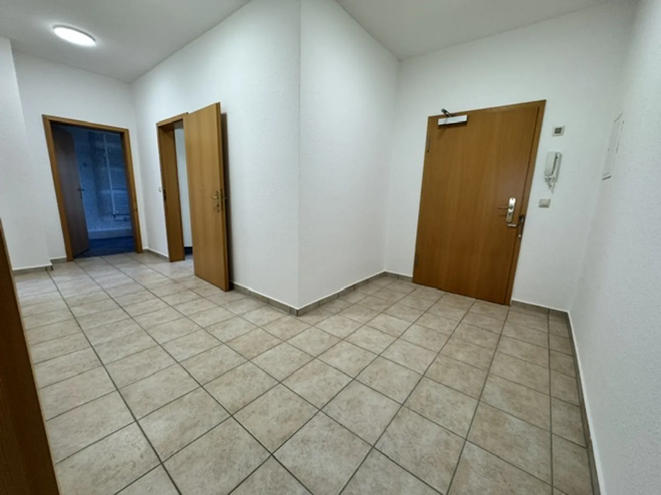 2 Zimmer Wohnung mit 69 m² in Gera – Bild 1