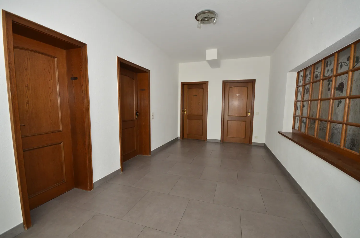 11 room house with 218 m² in Neu-Isenburg – Photo 8