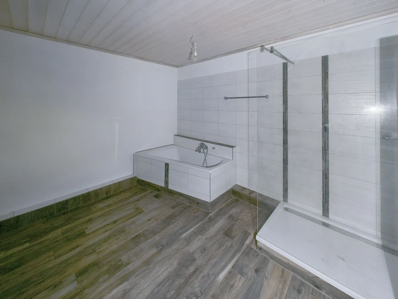 4 Zimmer Wohnung mit 154 m² in Elmshorn – Bild 2