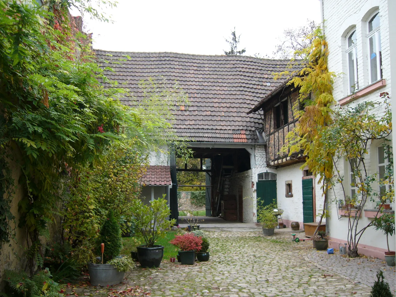 10 room house with 200 m² in Wiesbaden – Photo 12