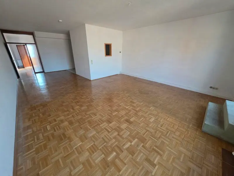 2 Zimmer Wohnung mit 80 m² in Düsseldorf – Bild 2