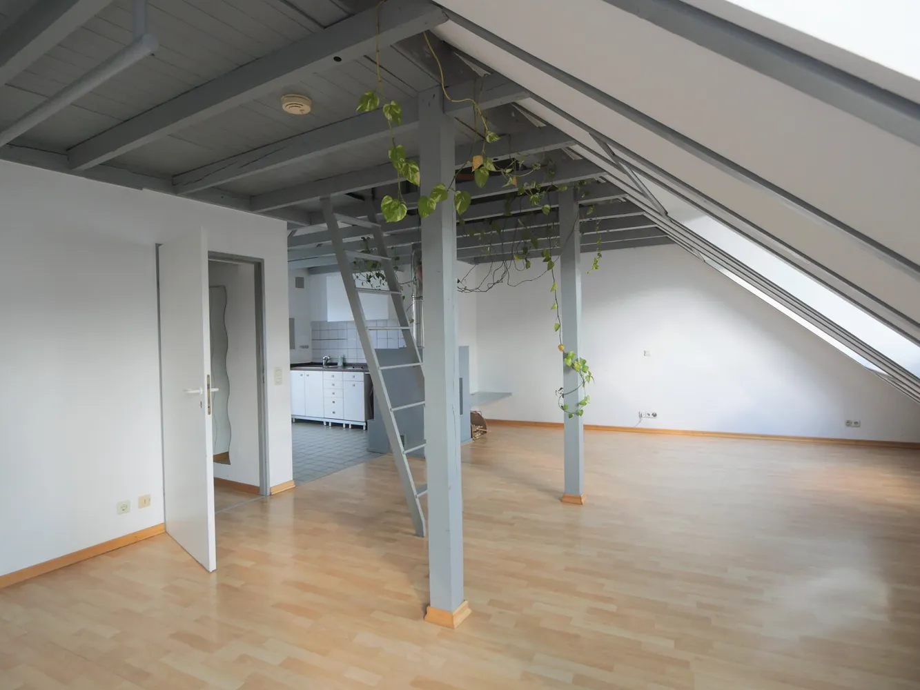 2 Zimmer Wohnung mit 62 m² in Aachen – Bild 2