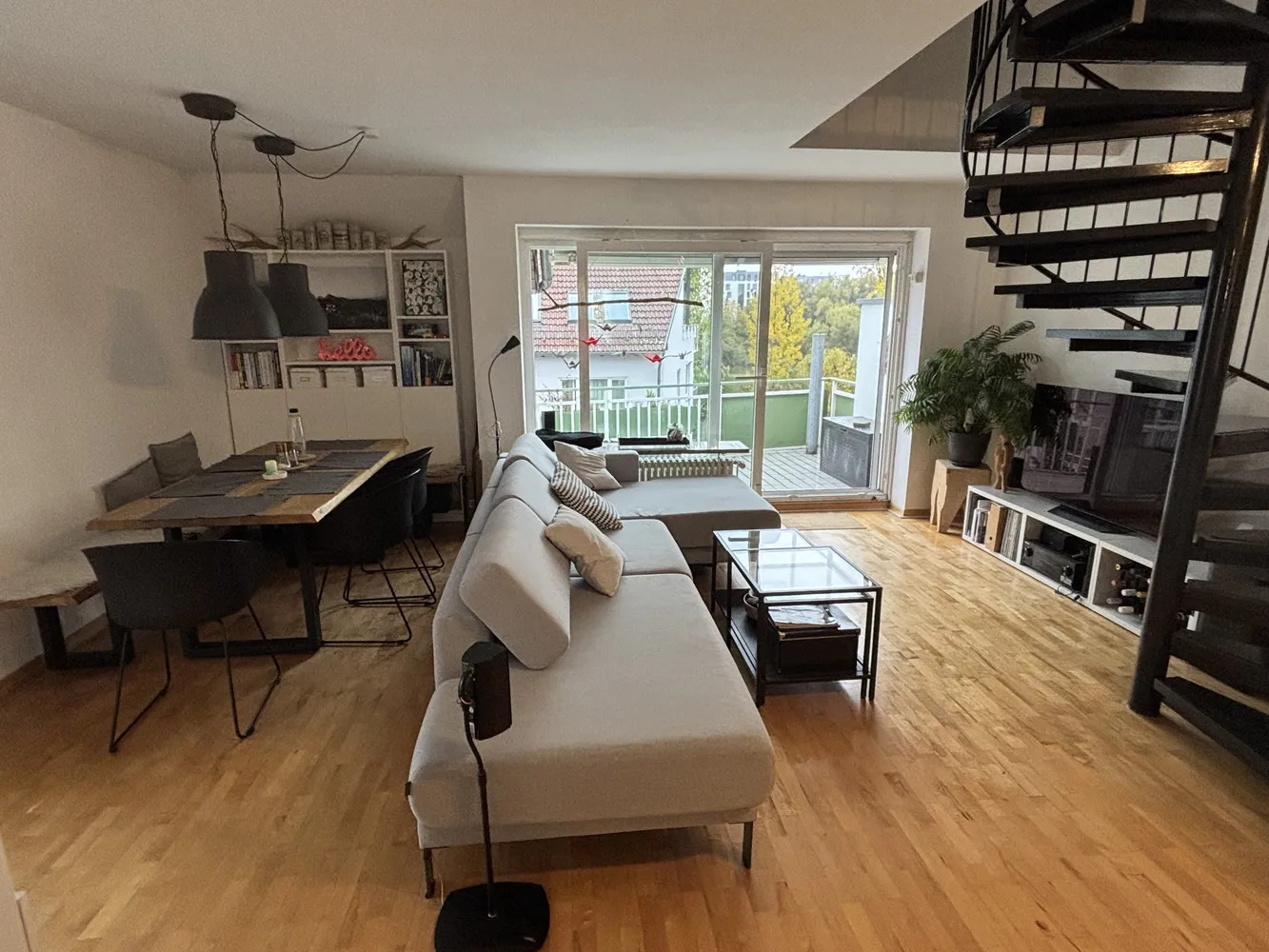 3 Zimmer Wohnung mit 88 m² in Stuttgart – Bild 2