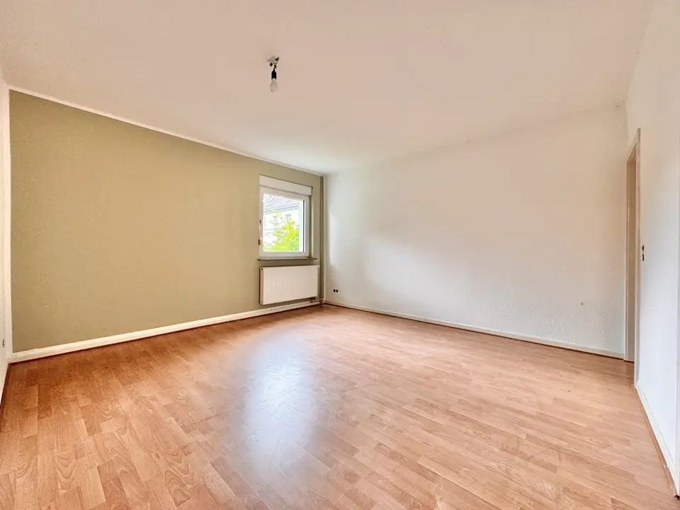 7 Zimmer Wohnung mit 120 m² in Kassel – Bild 1