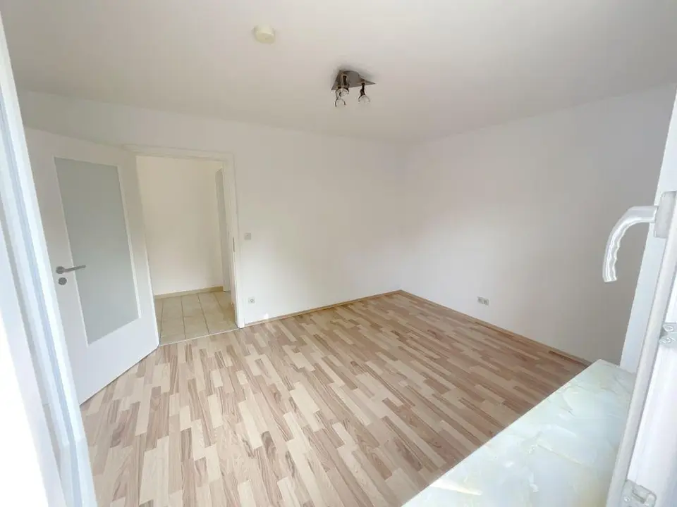 2 Zimmer Wohnung mit 56 m² in Karlsruhe – Bild 2