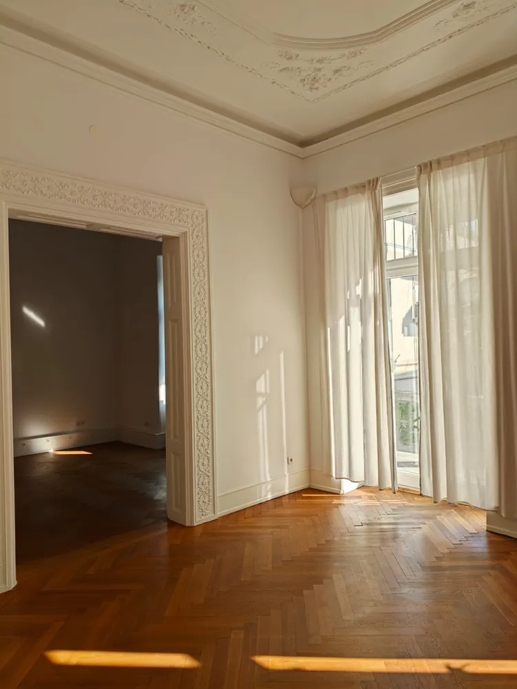 4 Zimmer Wohnung mit 125 m² in Wiesbaden – Bild 2