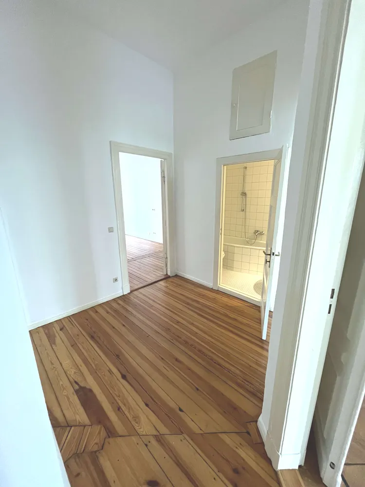 2 Zimmer Wohnung mit 81 m² in Berlin – Bild 4