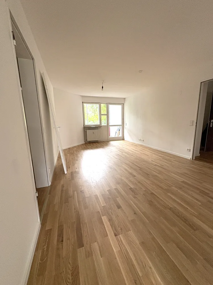4 Zimmer Wohnung mit 87 m² in München – Bild 2