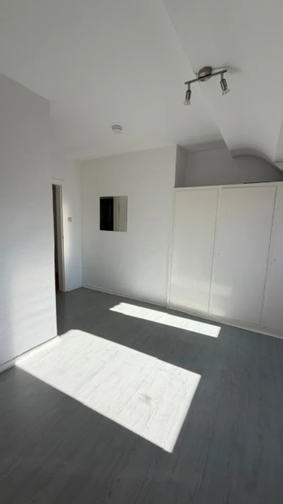 2 Zimmer Wohnung mit 55 m² in Köln – Bild 6
