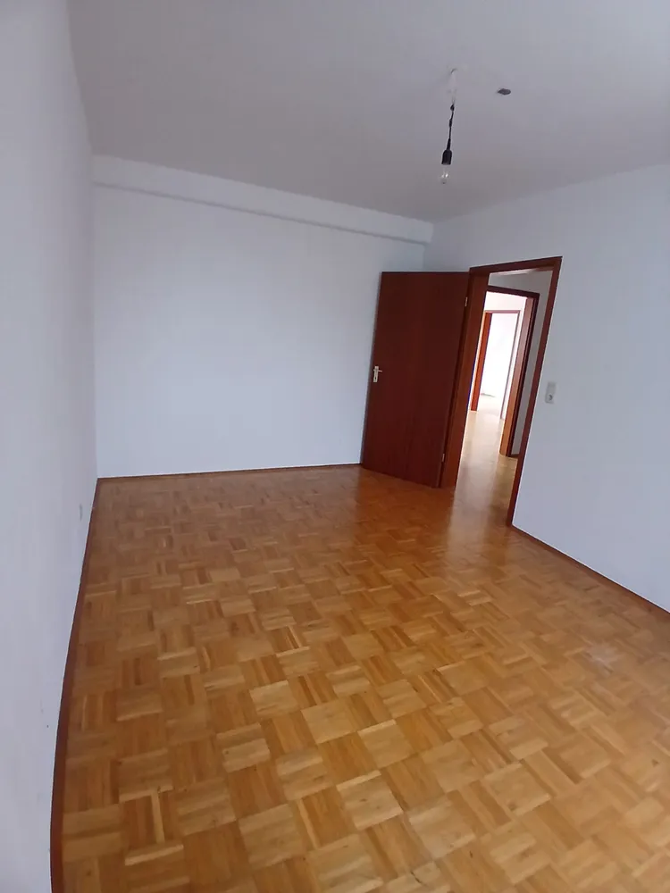 2 Zimmer Wohnung mit 85 m² in Krefeld – Bild 4
