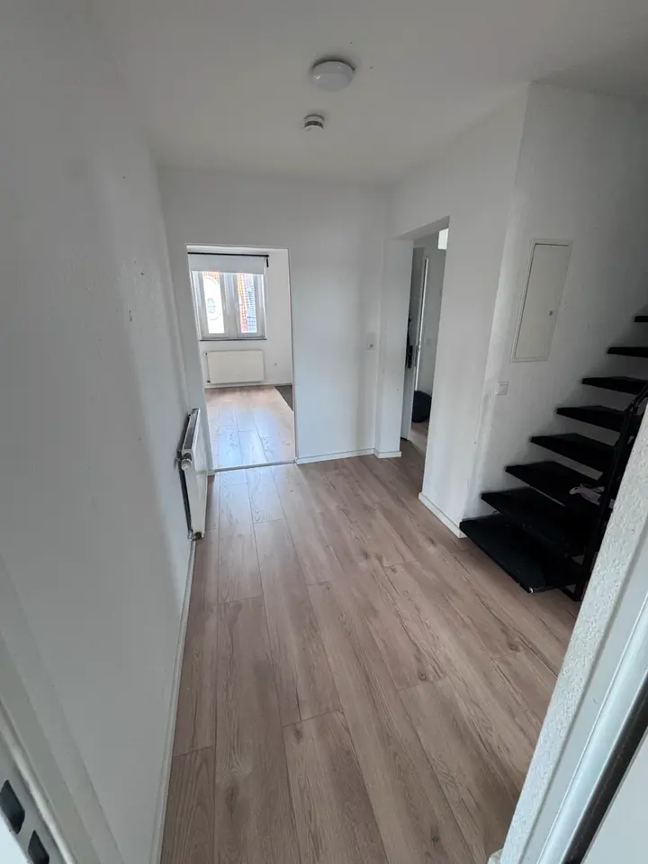4 Zimmer Wohnung mit 120 m² in Neuss – Bild 2