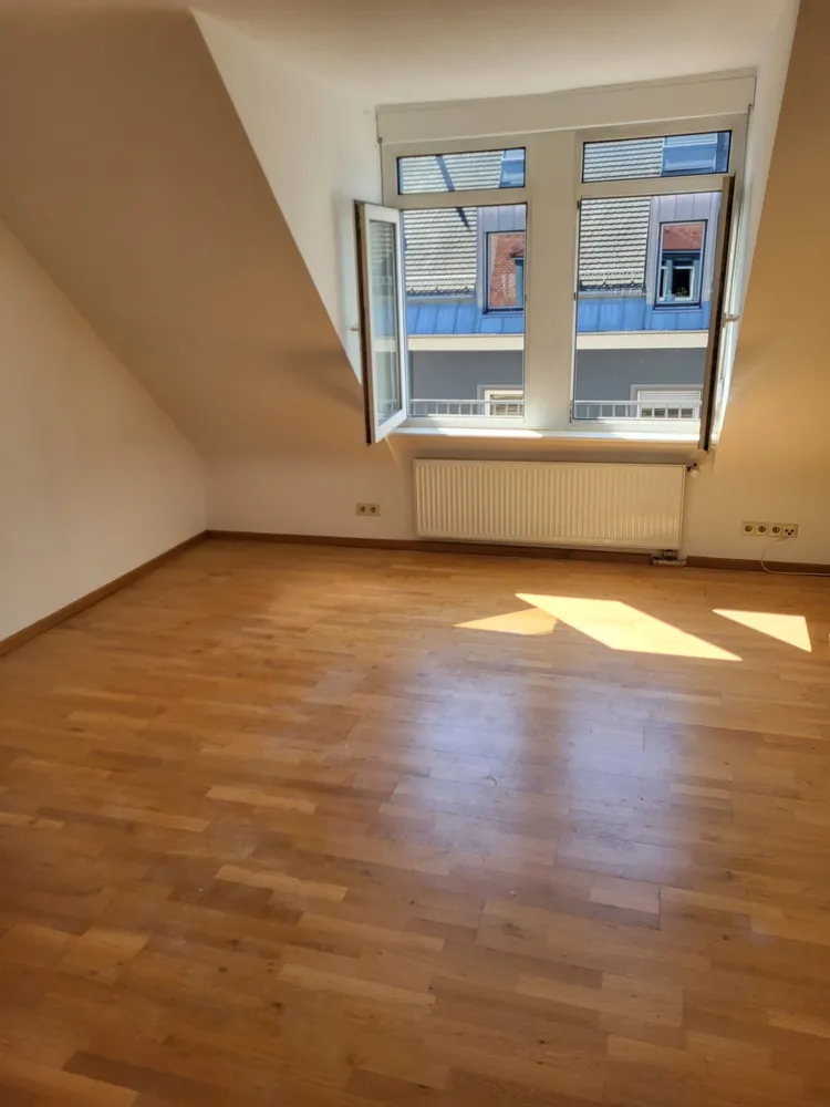 5 Zimmer Wohnung mit 95 m² in Karlsruhe – Bild 1