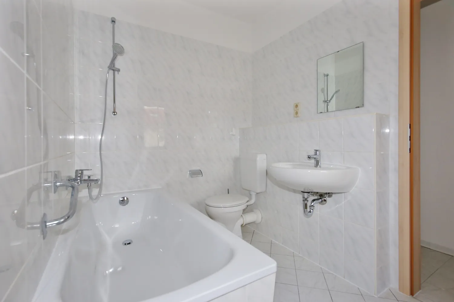 2 Zimmer Wohnung mit 60 m² in Halle (Saale) – Bild 4