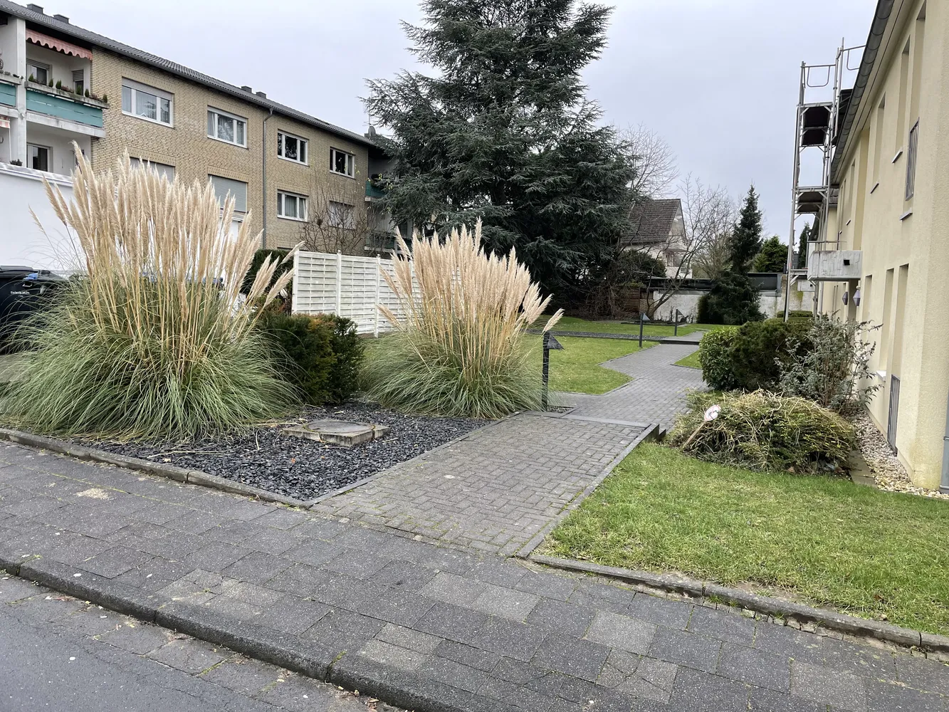 1 room apartment with 35 m² in Bergheim – Photo 2