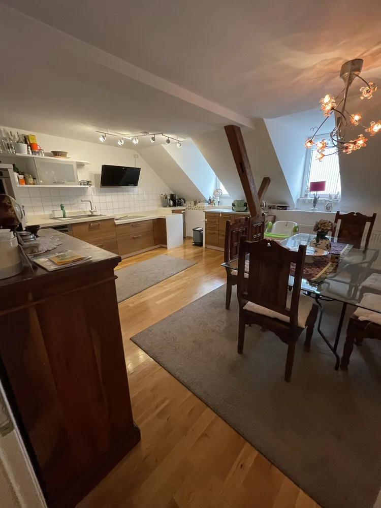 4 Zimmer Wohnung mit 115 m² in Wiesbaden – Bild 2