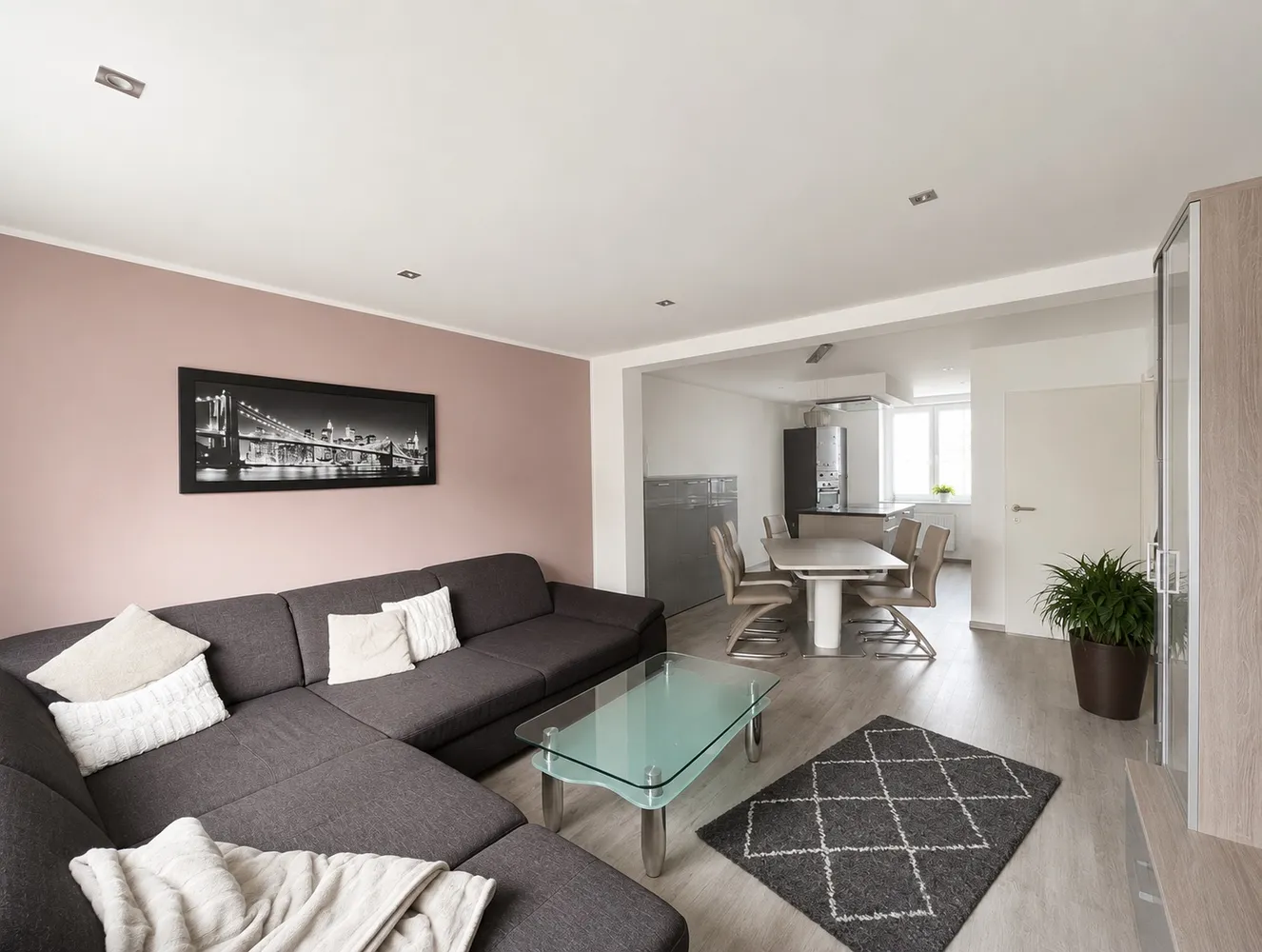3 Zimmer Wohnung mit 86 m² in Chemnitz – Bild 2