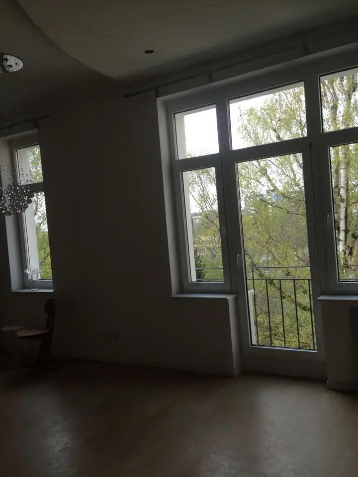 2 Zimmer Wohnung mit 121 m² in Berlin – Bild 1