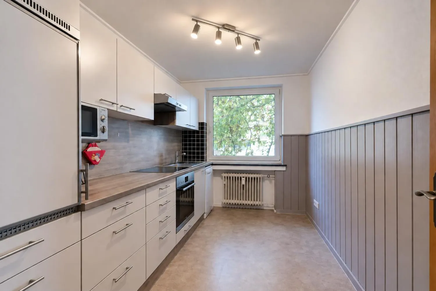 4 Zimmer Wohnung mit 135 m² in Düsseldorf – Bild 4
