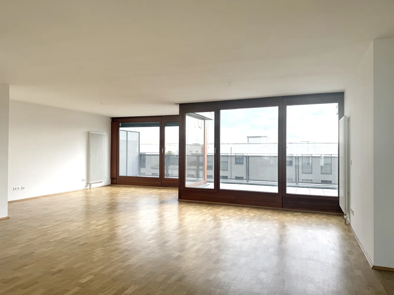 3 Zimmer Wohnung mit 108 m² in Frankfurt am Main – Bild 2