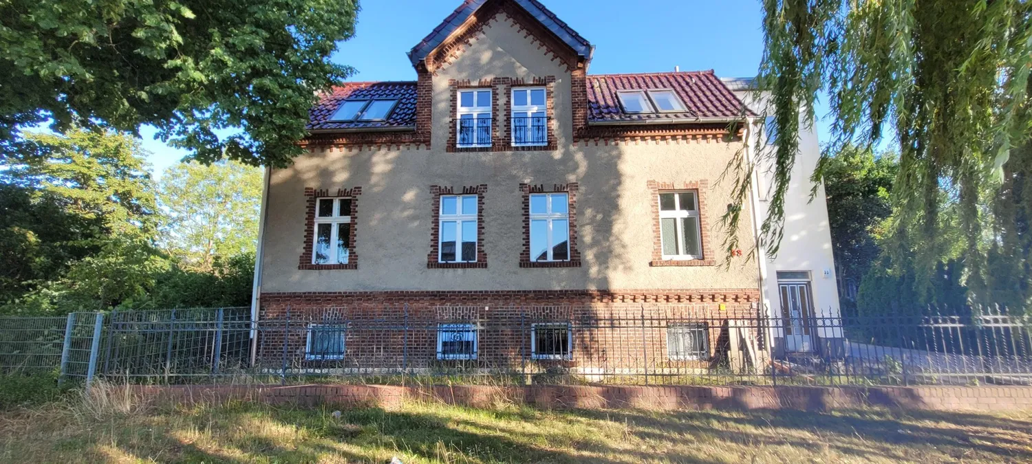 4 Zimmer Wohnung mit 126 m² in Berlin – Bild 1