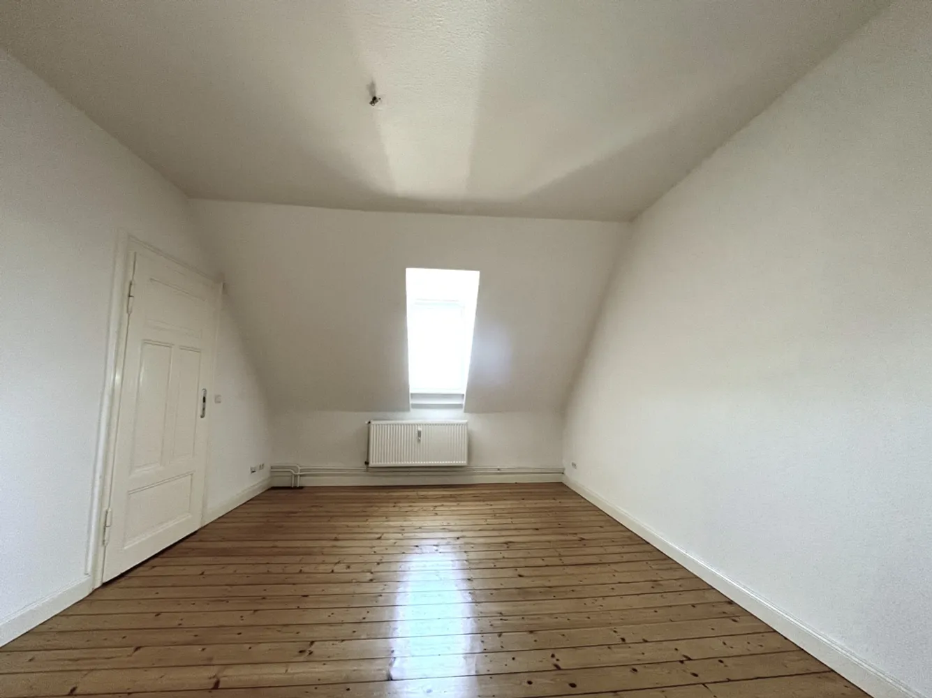4 Zimmer Wohnung mit 105 m² in Hannover – Bild 2