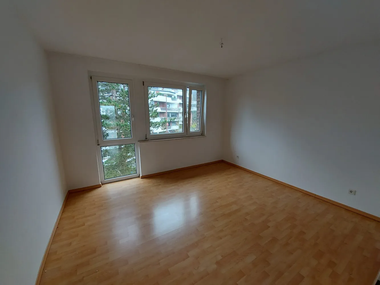 3 Zimmer Wohnung mit 90 m² in Düsseldorf – Bild 4