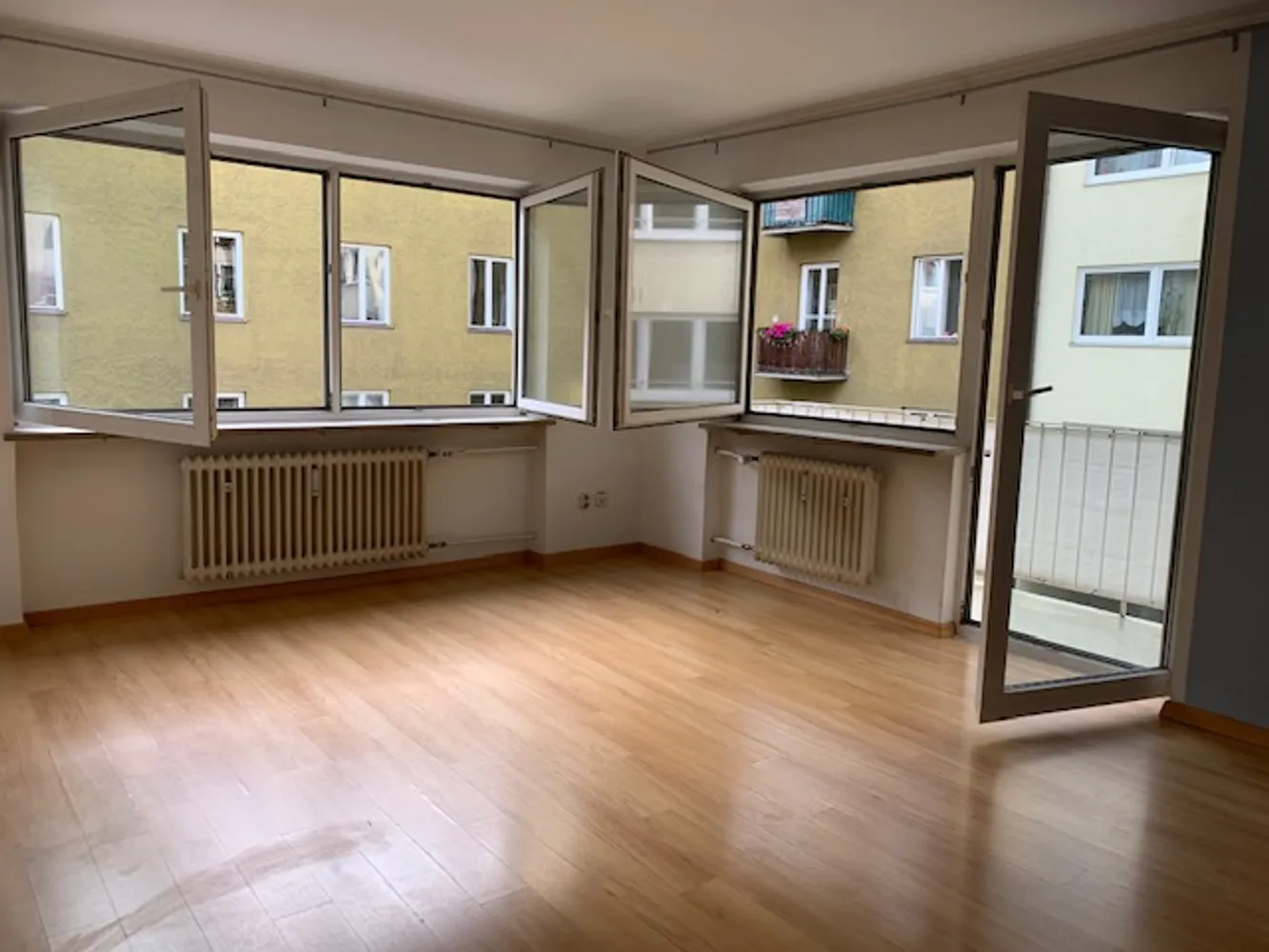 3 Zimmer Wohnung mit 70 m² in München – Bild 3