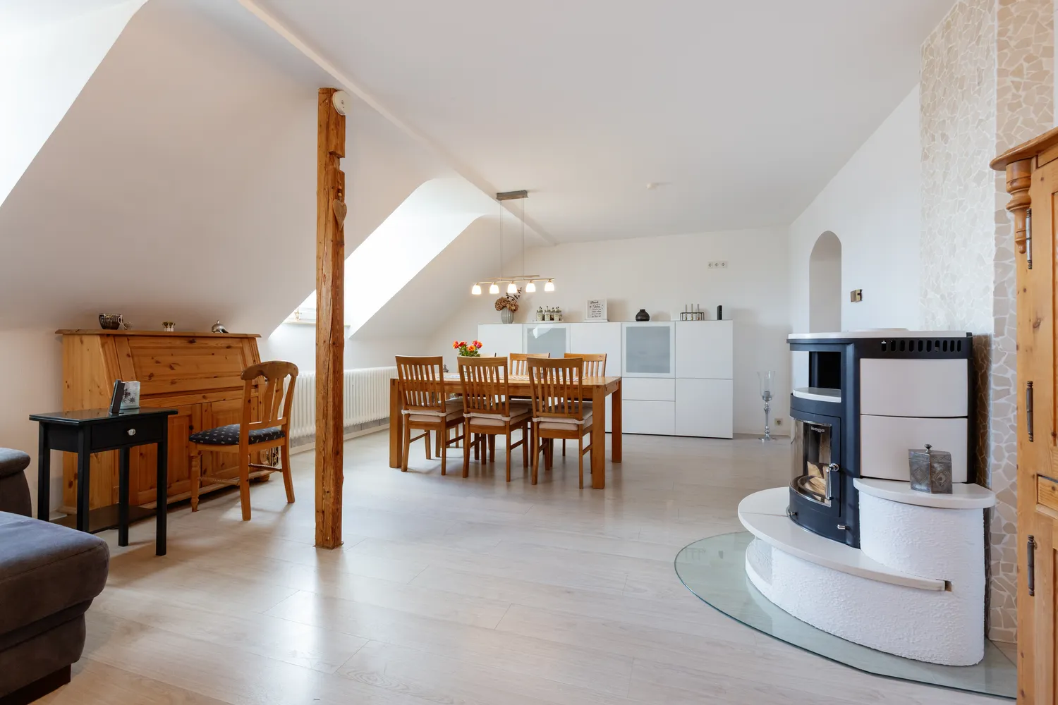 4 Zimmer Wohnung mit 127 m² in Krefeld – Bild 2