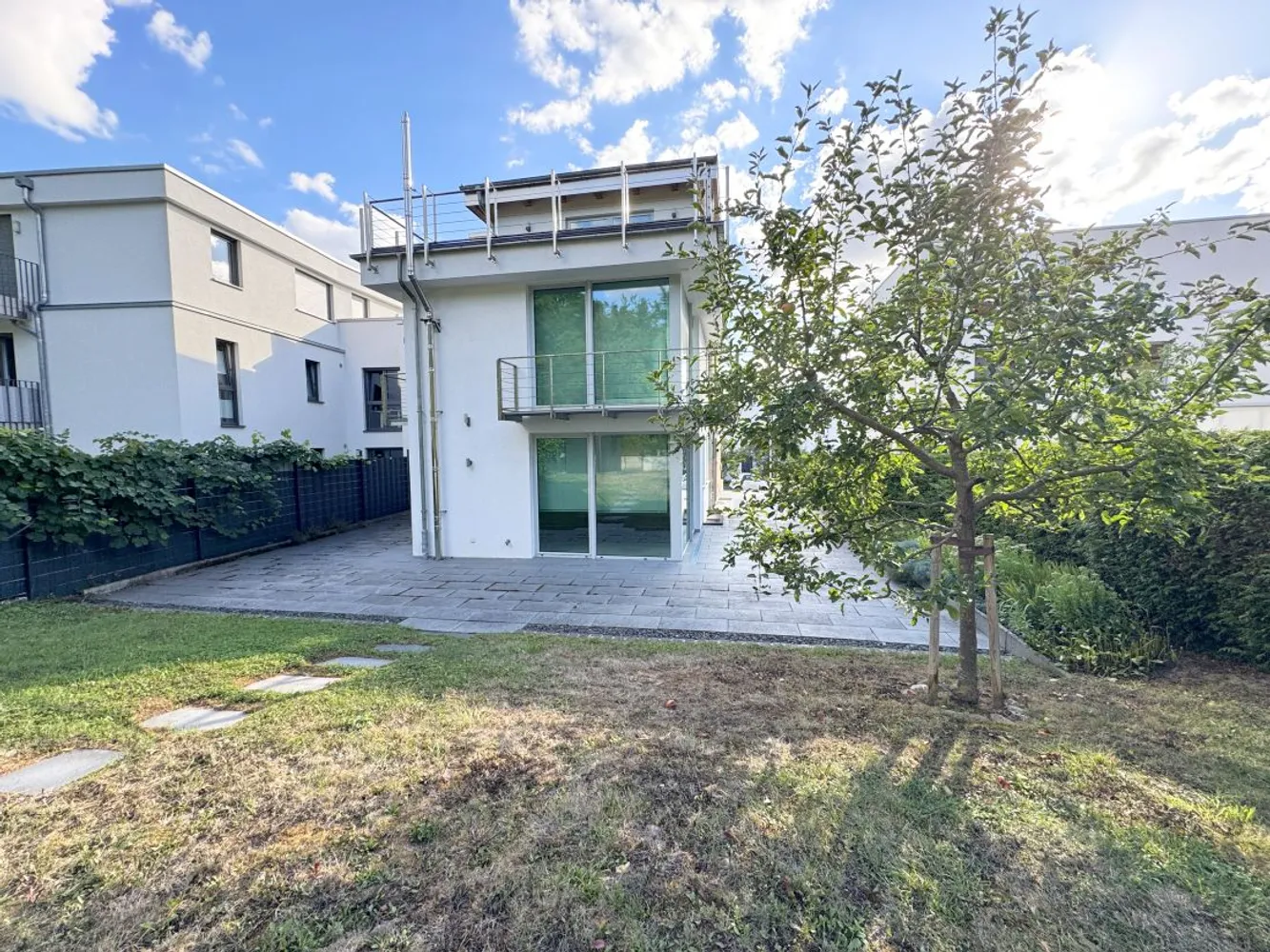 2 Zimmer Wohnung mit 110 m² in Wiesbaden – Bild 2