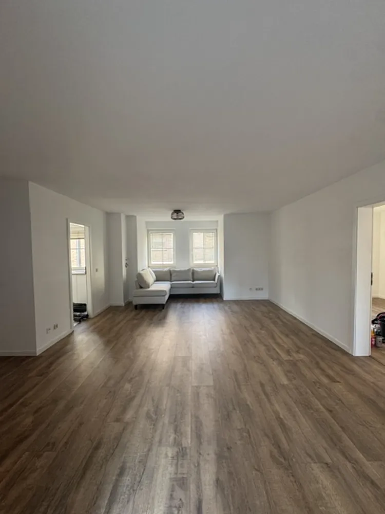 2 Zimmer Wohnung mit 65 m² in Neuss – Bild 2