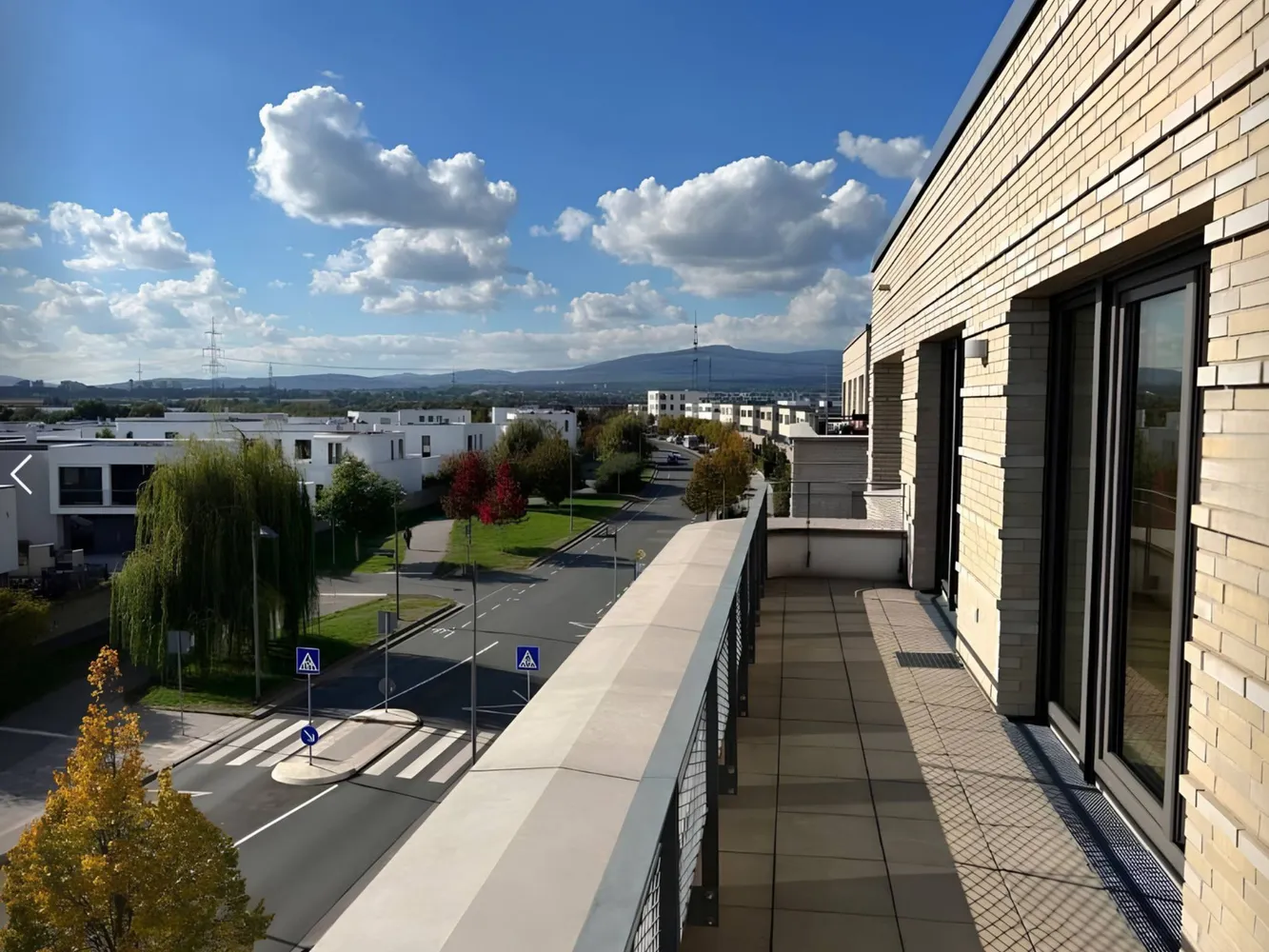 4 Zimmer Wohnung mit 128 m² in Frankfurt am Main – Bild 2