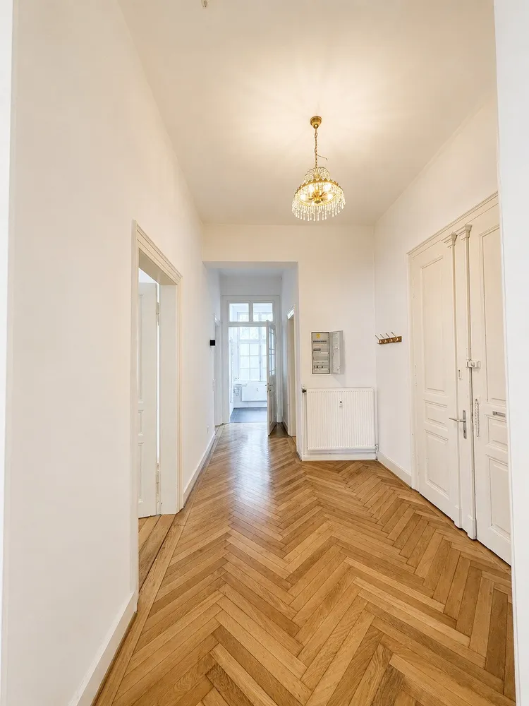 4 Zimmer Wohnung mit 110 m² in Augsburg – Bild 3