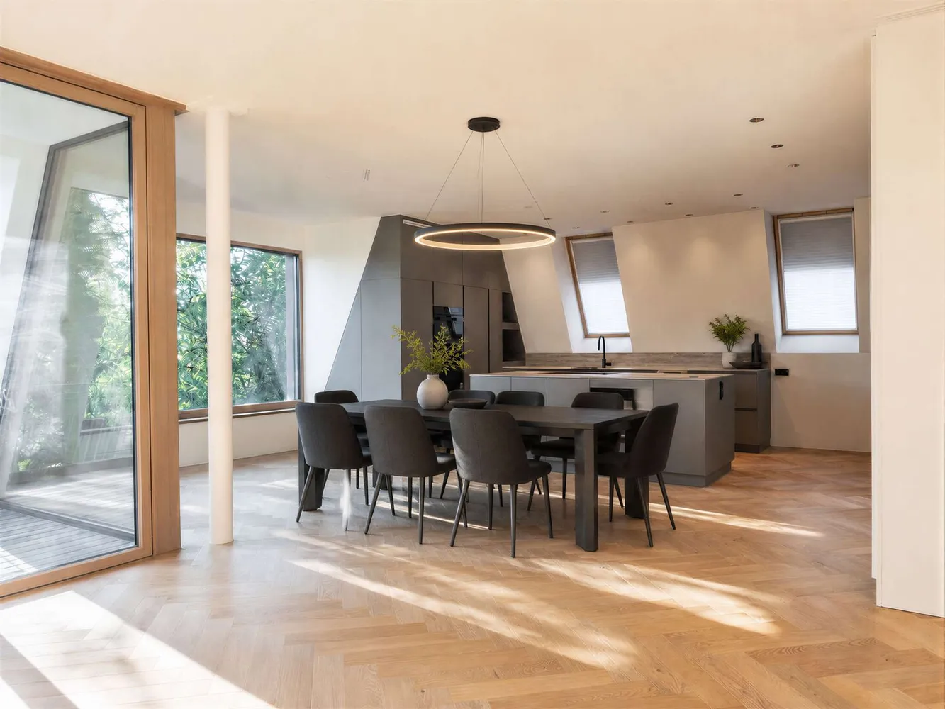 5 Zimmer Wohnung mit 197 m² in München – Bild 2