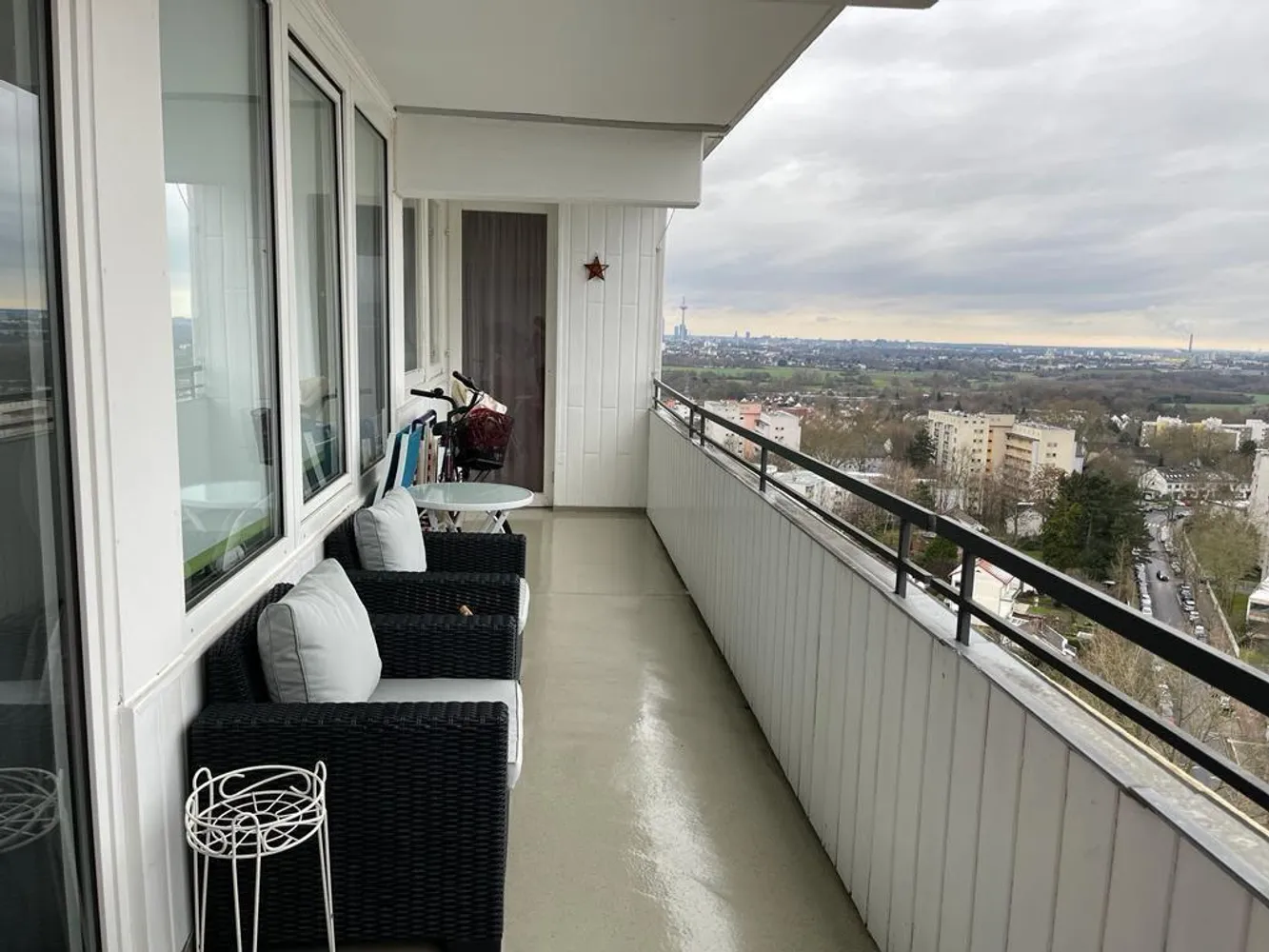 3 room apartment with 90 m² in Frankfurt am Main – Photo 2