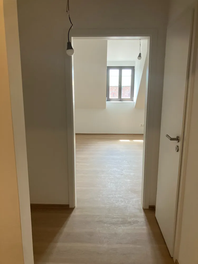 5 Zimmer Wohnung mit 104 m² in Nürnberg – Bild 2