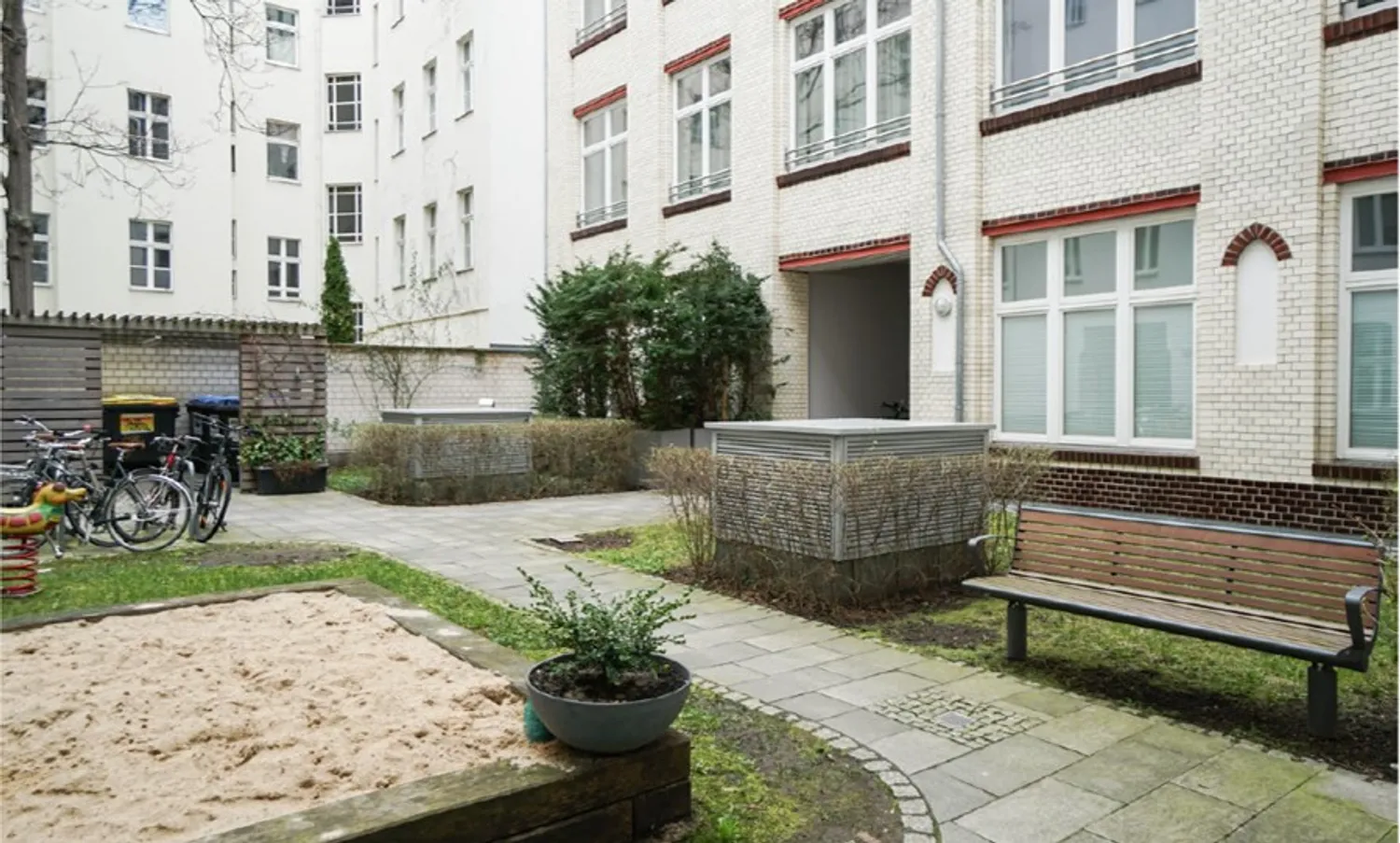 4 Zimmer Wohnung mit 134 m² in Berlin – Bild 11