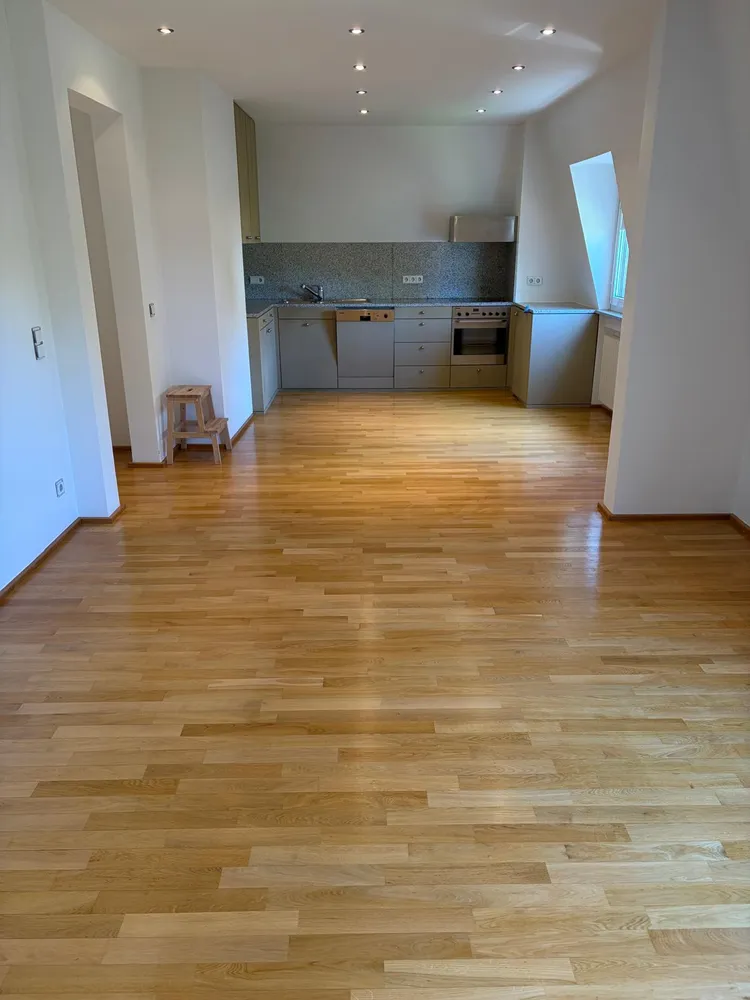 3 Zimmer Wohnung mit 100 m² in Frankfurt am Main – Bild 3