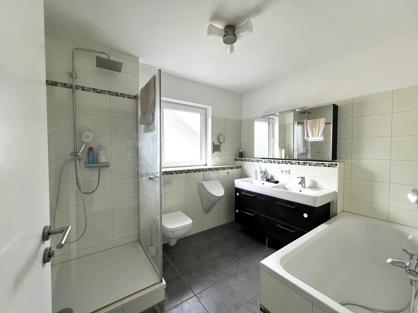 5 Zimmer Haus mit 175 m² in Wiesbaden – Bild 9
