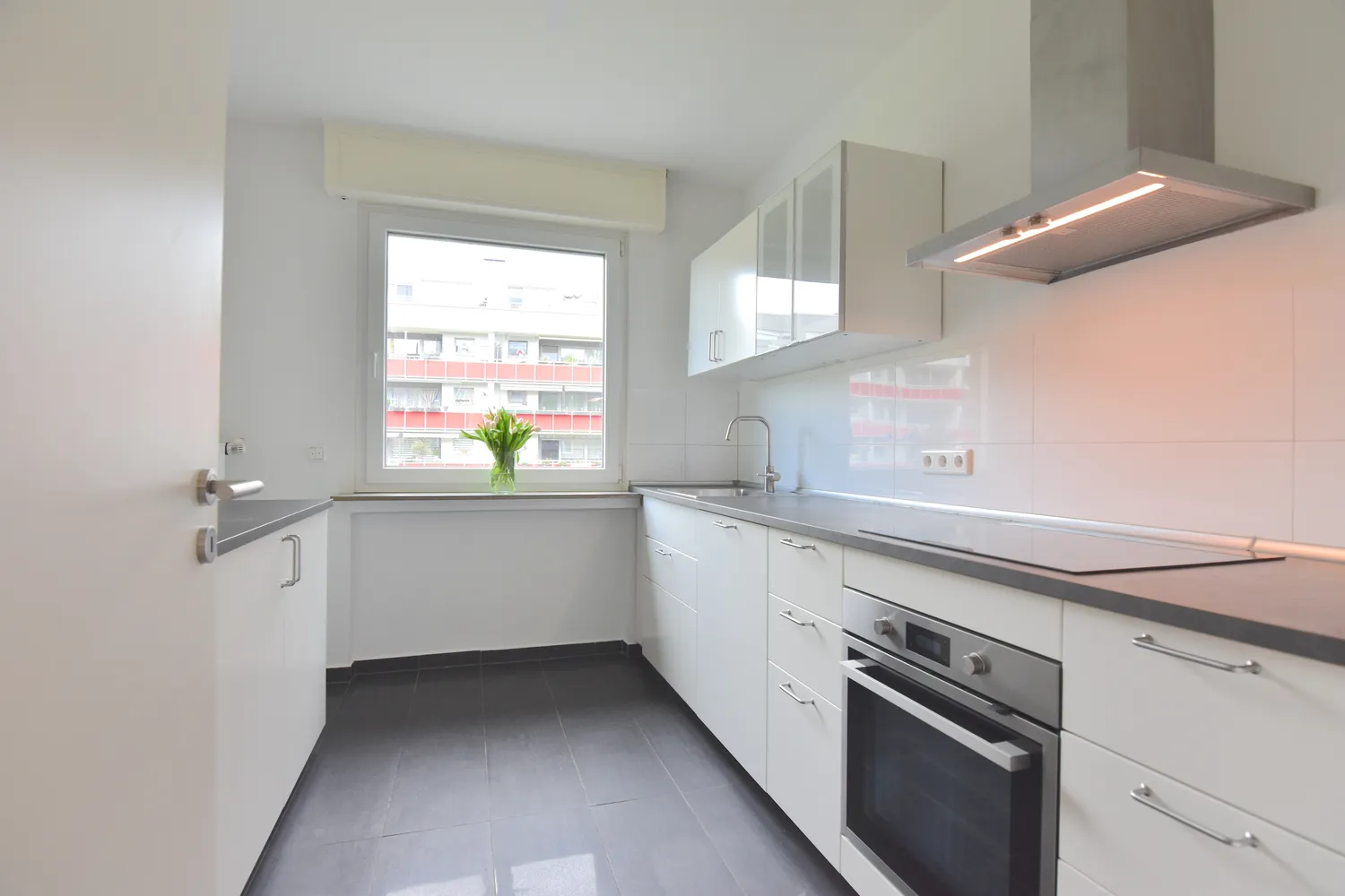 4 Zimmer Wohnung mit 90 m² in Düsseldorf – Bild 2