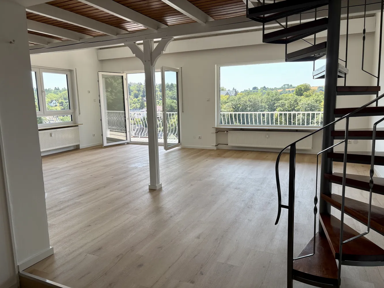 3 Zimmer Wohnung mit 110 m² in Wiesbaden – Bild 2