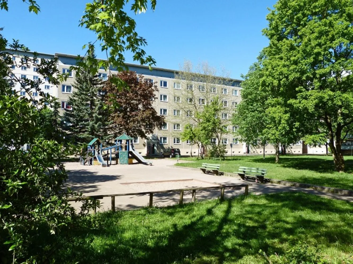 4 Zimmer Wohnung mit 79 m² in Suhl – Bild 1