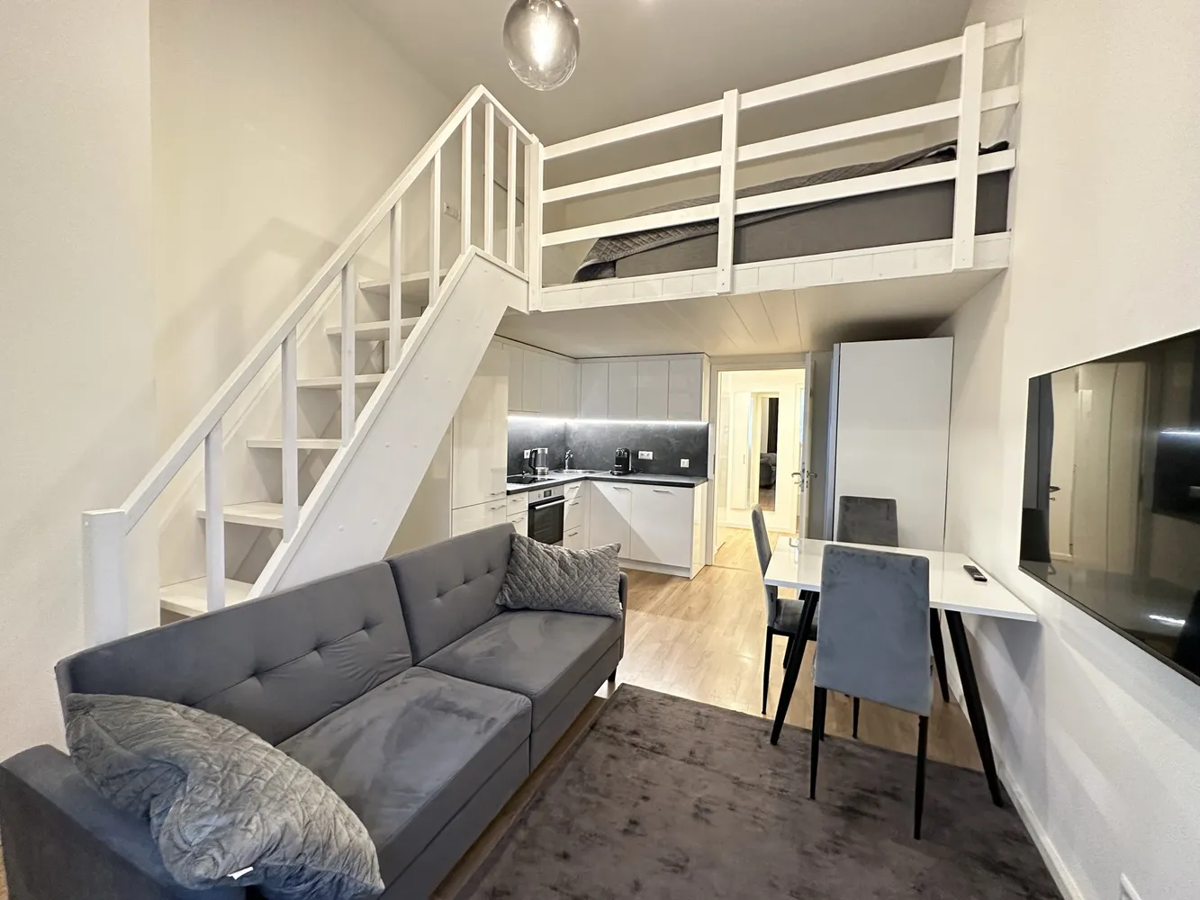 2 room apartment with 55 m² in Berlin – Photo 1
