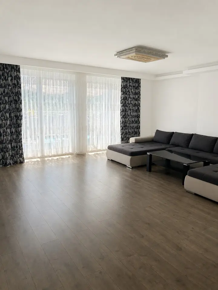 5 Zimmer Wohnung mit 135 m² in Pforzheim – Bild 1