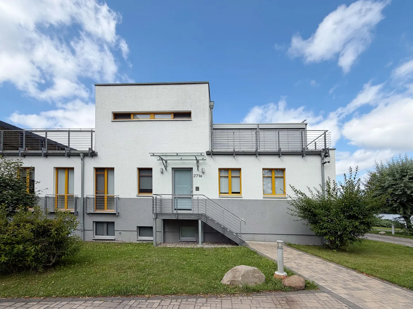 6 Zimmer Wohnung mit 281 m² in Berlin – Bild 1